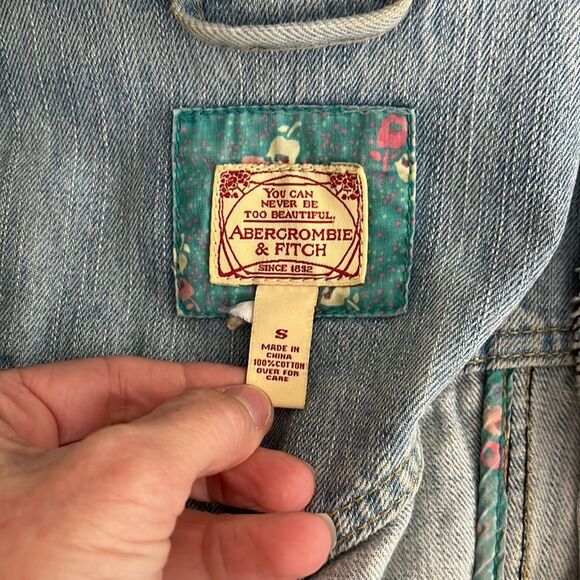 Abercrombie & Fitch Light Wash Distressed Denim Vest Vintage Size Small - Picture 5 of 11